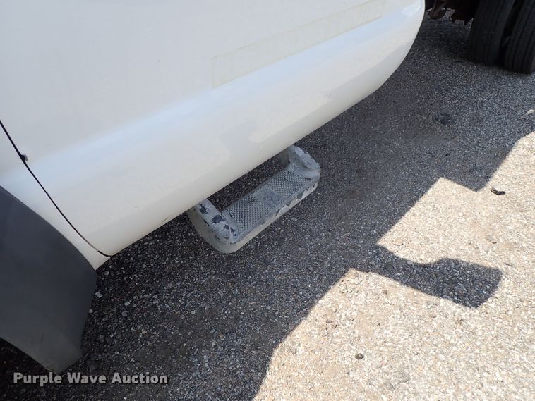 image for item DE0870 2008 Ford F450 Super Duty XL flat dump bed truck with crane