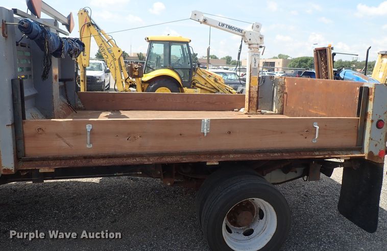 image for item DE0870 2008 Ford F450 Super Duty XL flat dump bed truck with crane