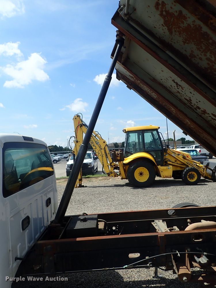 image for item DE0870 2008 Ford F450 Super Duty XL flat dump bed truck with crane