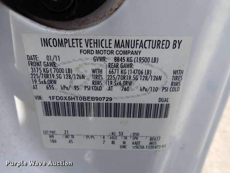 image for item DE0872 2011 Ford F550 Super Duty XL SuperCab utility bed truck with crane