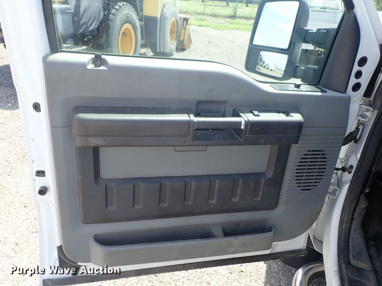 image for item DE0872 2011 Ford F550 Super Duty XL SuperCab utility bed truck with crane