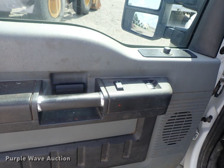 image for item DE0872 2011 Ford F550 Super Duty XL SuperCab utility bed truck with crane