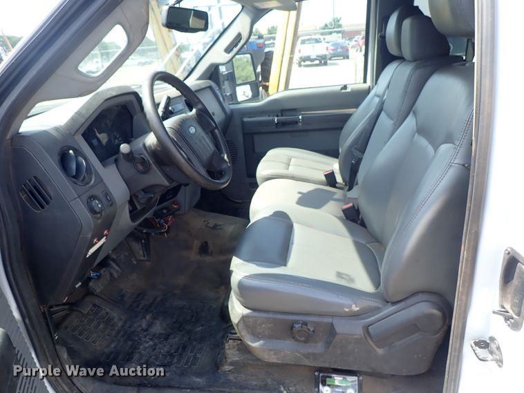 image for item DE0872 2011 Ford F550 Super Duty XL SuperCab utility bed truck with crane