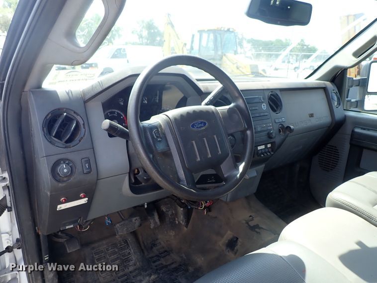 image for item DE0872 2011 Ford F550 Super Duty XL SuperCab utility bed truck with crane