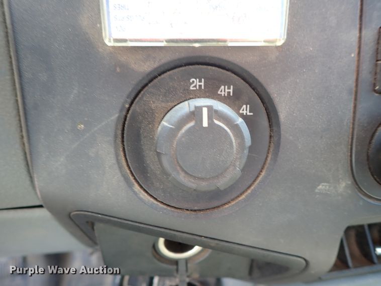 image for item DE0872 2011 Ford F550 Super Duty XL SuperCab utility bed truck with crane