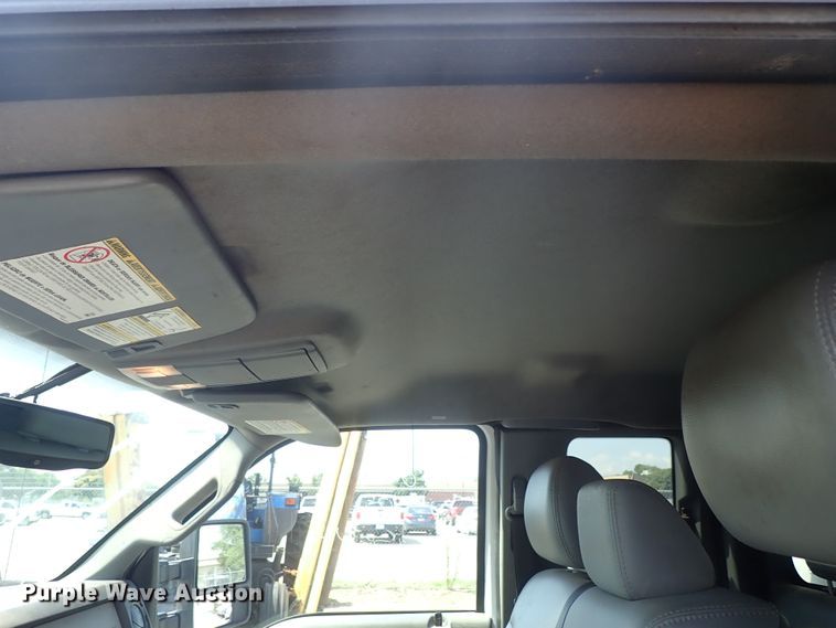 image for item DE0872 2011 Ford F550 Super Duty XL SuperCab utility bed truck with crane