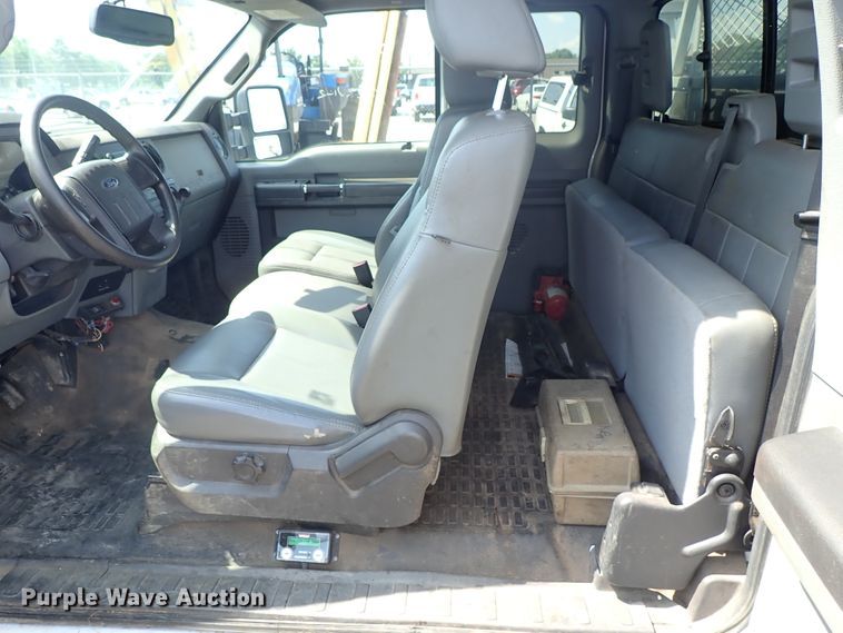 image for item DE0872 2011 Ford F550 Super Duty XL SuperCab utility bed truck with crane