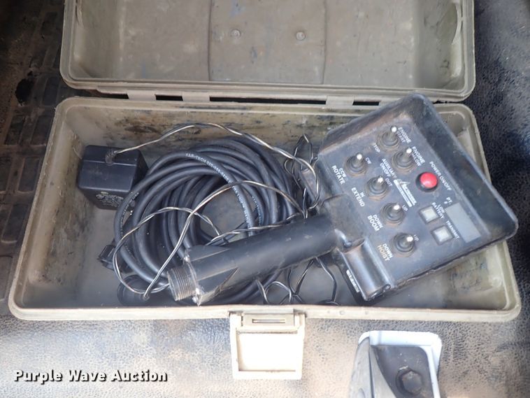 image for item DE0872 2011 Ford F550 Super Duty XL SuperCab utility bed truck with crane