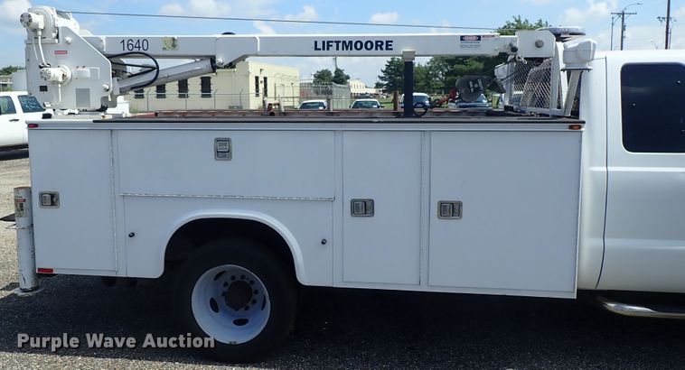 image for item DE0872 2011 Ford F550 Super Duty XL SuperCab utility bed truck with crane