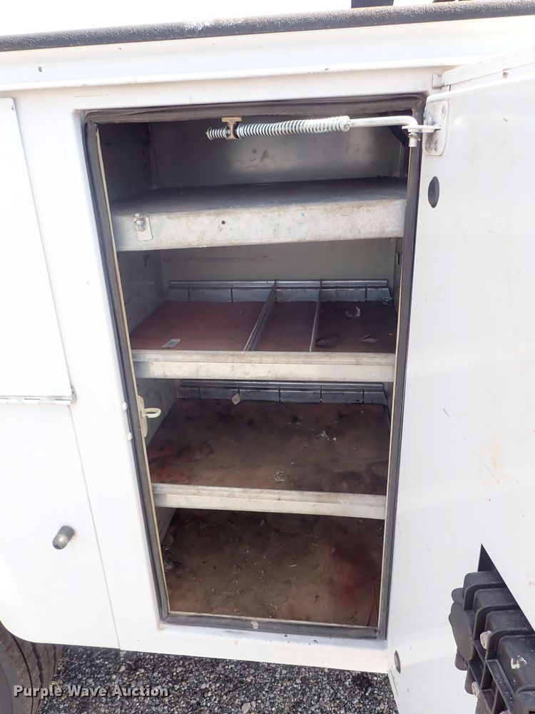 image for item DE0872 2011 Ford F550 Super Duty XL SuperCab utility bed truck with crane