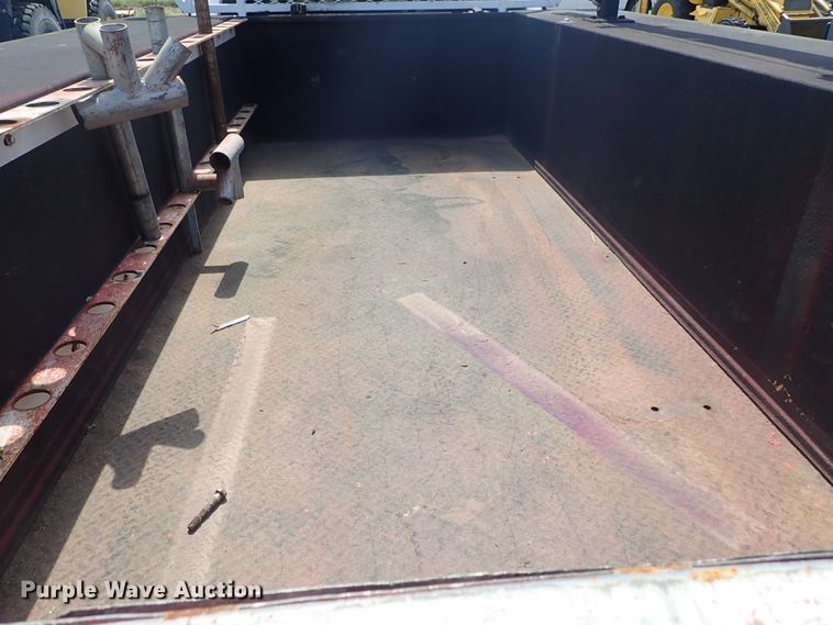 image for item DE0872 2011 Ford F550 Super Duty XL SuperCab utility bed truck with crane