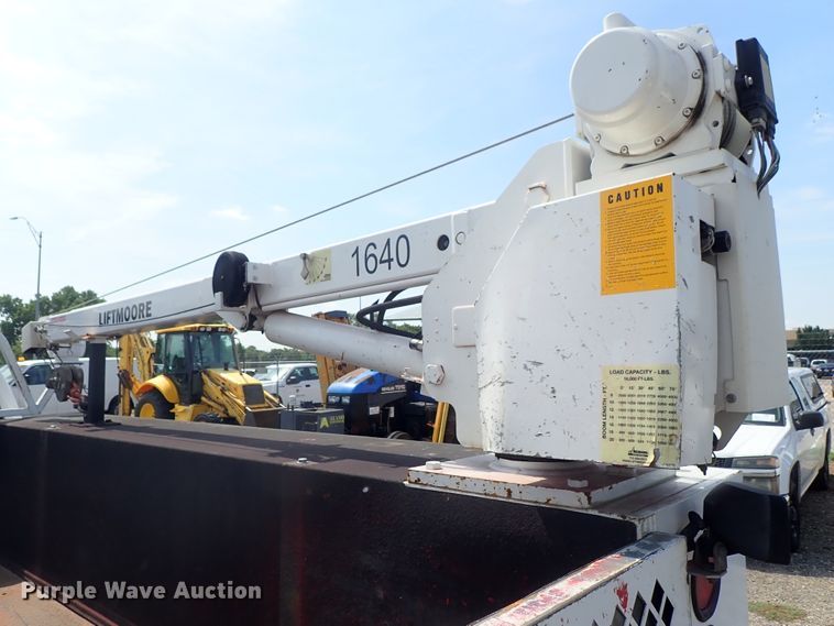 image for item DE0872 2011 Ford F550 Super Duty XL SuperCab utility bed truck with crane