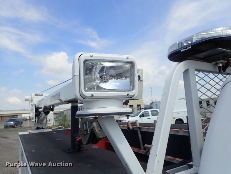 image for item DE0872 2011 Ford F550 Super Duty XL SuperCab utility bed truck with crane