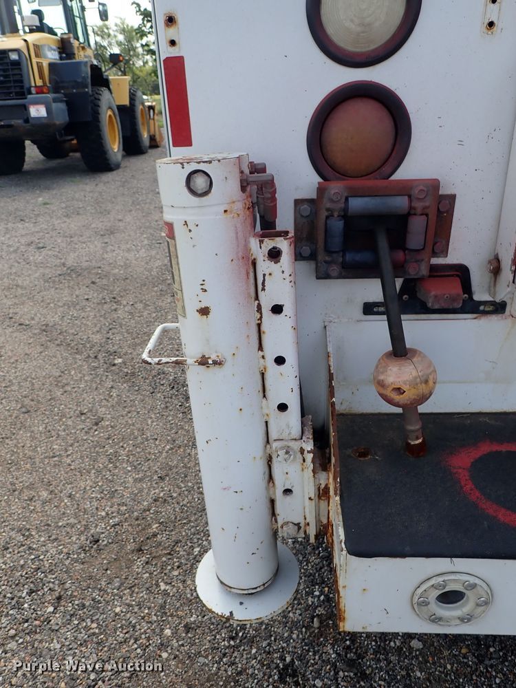 image for item DE0872 2011 Ford F550 Super Duty XL SuperCab utility bed truck with crane