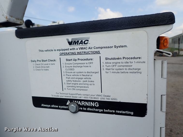 image for item DE0872 2011 Ford F550 Super Duty XL SuperCab utility bed truck with crane