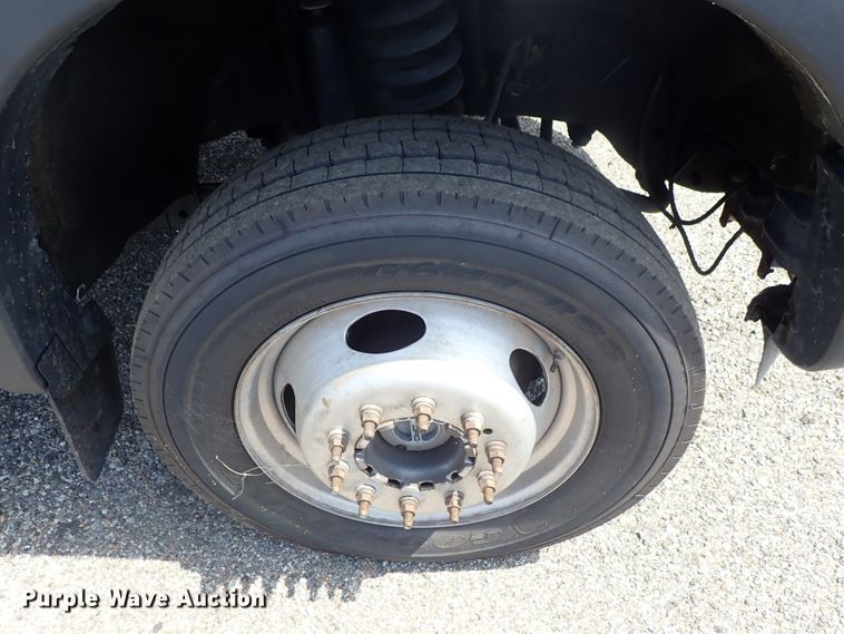 image for item DE0872 2011 Ford F550 Super Duty XL SuperCab utility bed truck with crane