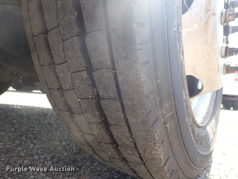 image for item DE0872 2011 Ford F550 Super Duty XL SuperCab utility bed truck with crane