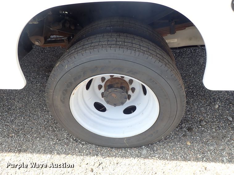 image for item DE0872 2011 Ford F550 Super Duty XL SuperCab utility bed truck with crane