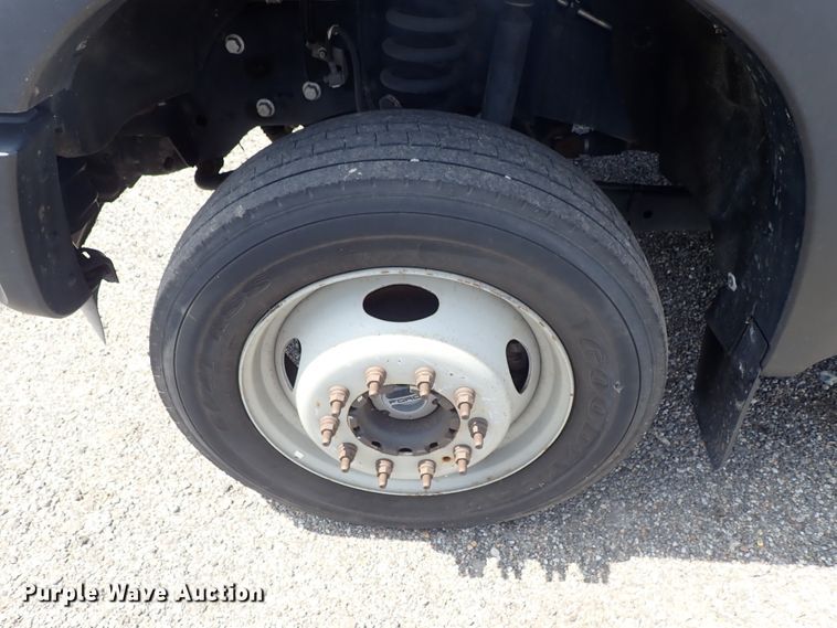 image for item DE0872 2011 Ford F550 Super Duty XL SuperCab utility bed truck with crane