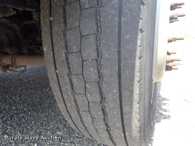 image for item DE0872 2011 Ford F550 Super Duty XL SuperCab utility bed truck with crane