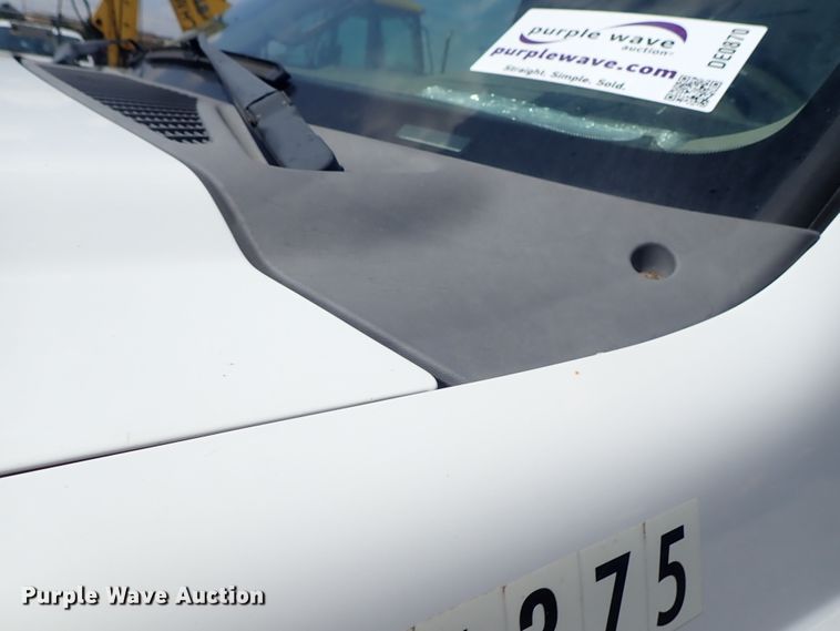 image for item DE0872 2011 Ford F550 Super Duty XL SuperCab utility bed truck with crane