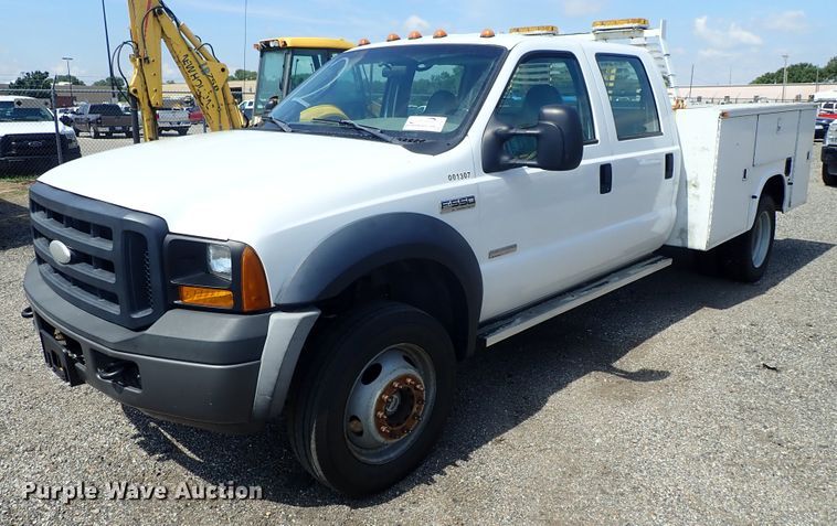image for item DE0873 2007 Ford F550 Super Duty XL utility bed truck