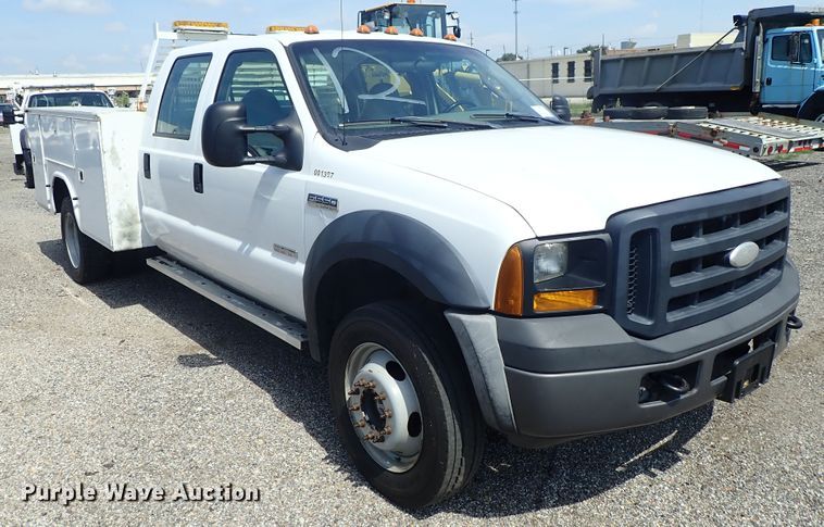 image for item DE0873 2007 Ford F550 Super Duty XL utility bed truck