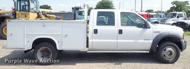 image for item DE0873 2007 Ford F550 Super Duty XL utility bed truck