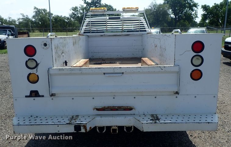 image for item DE0873 2007 Ford F550 Super Duty XL utility bed truck