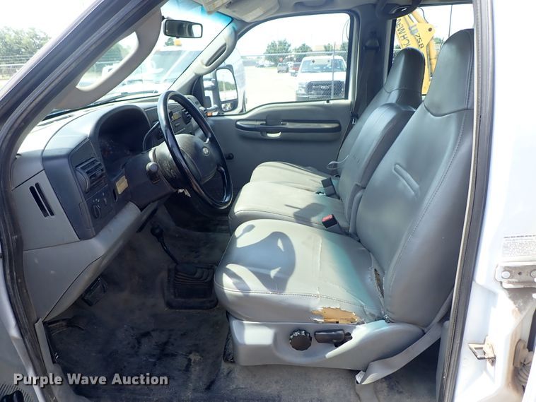 image for item DE0873 2007 Ford F550 Super Duty XL utility bed truck