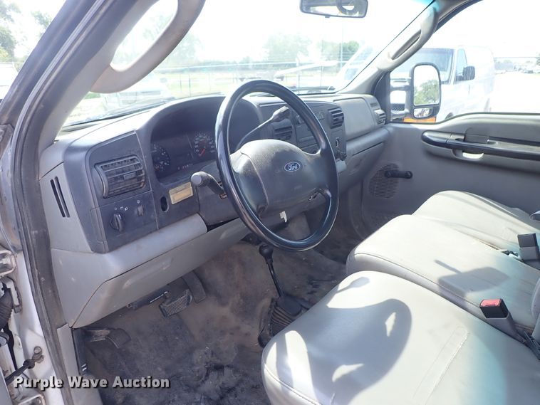 image for item DE0873 2007 Ford F550 Super Duty XL utility bed truck