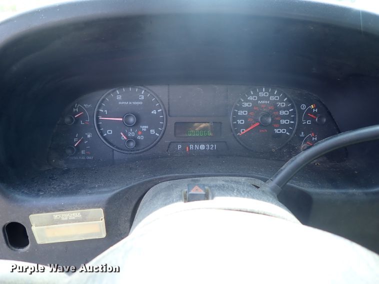 image for item DE0873 2007 Ford F550 Super Duty XL utility bed truck