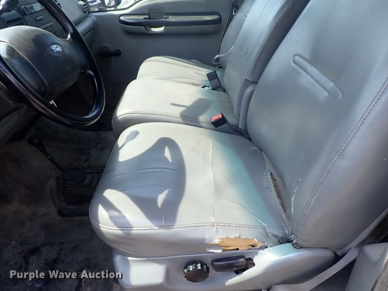 image for item DE0873 2007 Ford F550 Super Duty XL utility bed truck