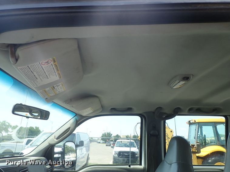 image for item DE0873 2007 Ford F550 Super Duty XL utility bed truck