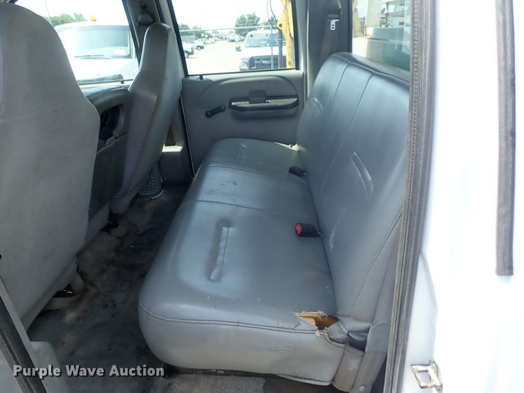 image for item DE0873 2007 Ford F550 Super Duty XL utility bed truck