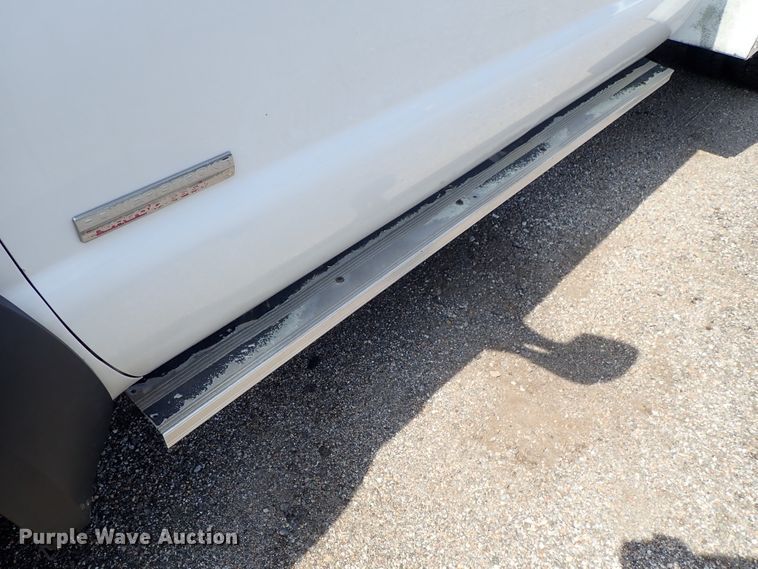 image for item DE0873 2007 Ford F550 Super Duty XL utility bed truck