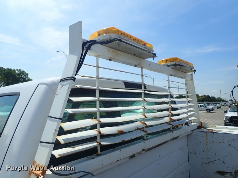 image for item DE0873 2007 Ford F550 Super Duty XL utility bed truck