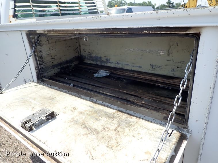 image for item DE0873 2007 Ford F550 Super Duty XL utility bed truck