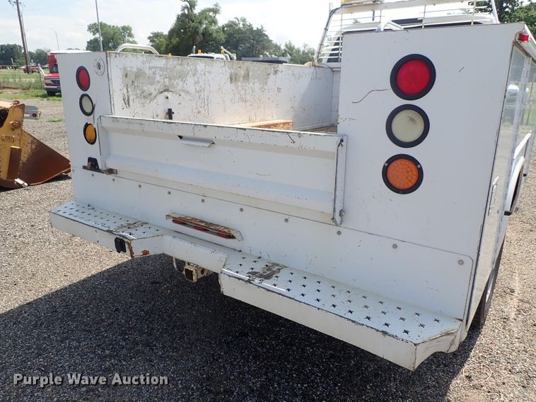 image for item DE0873 2007 Ford F550 Super Duty XL utility bed truck