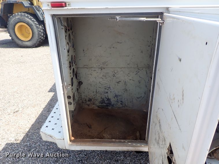 image for item DE0873 2007 Ford F550 Super Duty XL utility bed truck