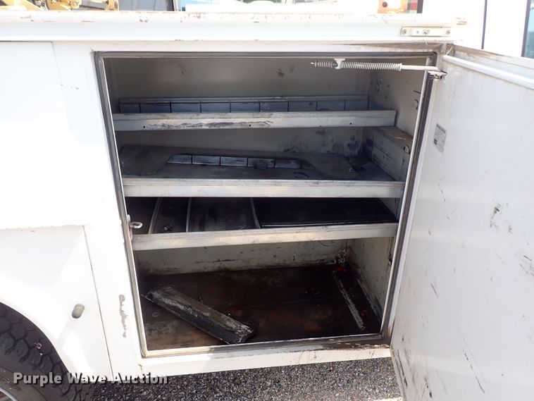 image for item DE0873 2007 Ford F550 Super Duty XL utility bed truck