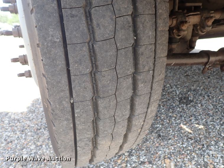 image for item DE0873 2007 Ford F550 Super Duty XL utility bed truck