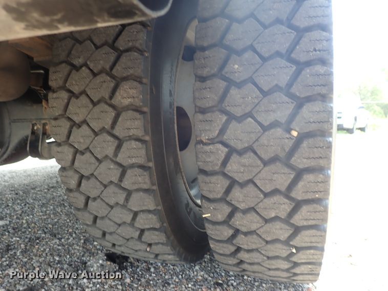 image for item DE0873 2007 Ford F550 Super Duty XL utility bed truck