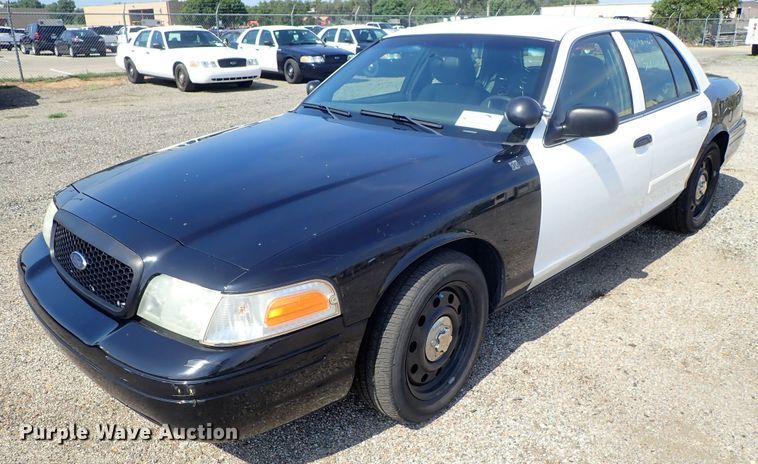image for item DE0878 2011 Ford Crown Victoria Police Interceptor