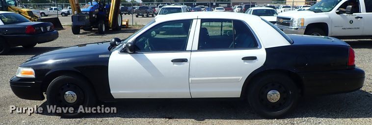 image for item DE0878 2011 Ford Crown Victoria Police Interceptor