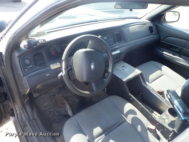 image for item DE0878 2011 Ford Crown Victoria Police Interceptor