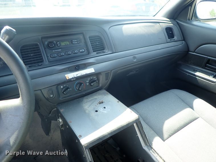 image for item DE0878 2011 Ford Crown Victoria Police Interceptor