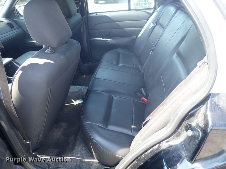 image for item DE0878 2011 Ford Crown Victoria Police Interceptor