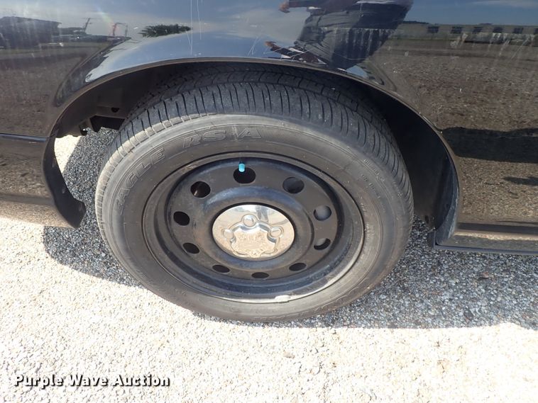 image for item DE0878 2011 Ford Crown Victoria Police Interceptor