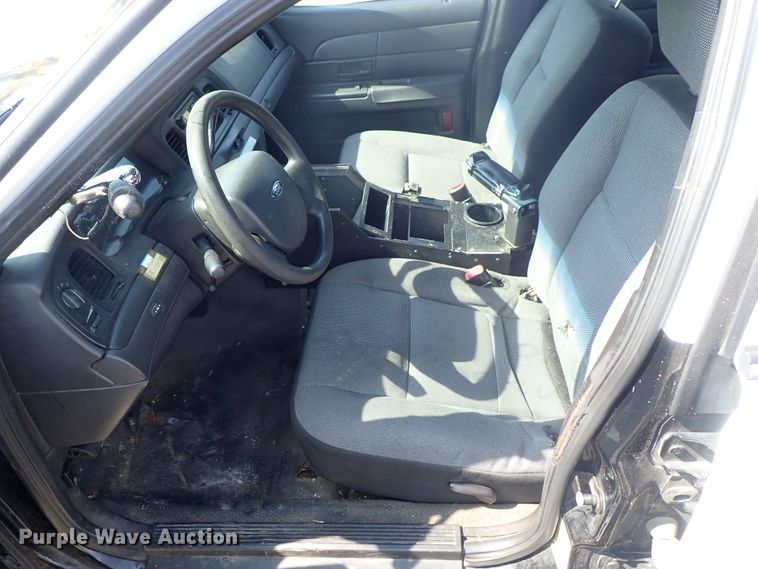 image for item DE0879 2011 Ford Crown Victoria Police Interceptor